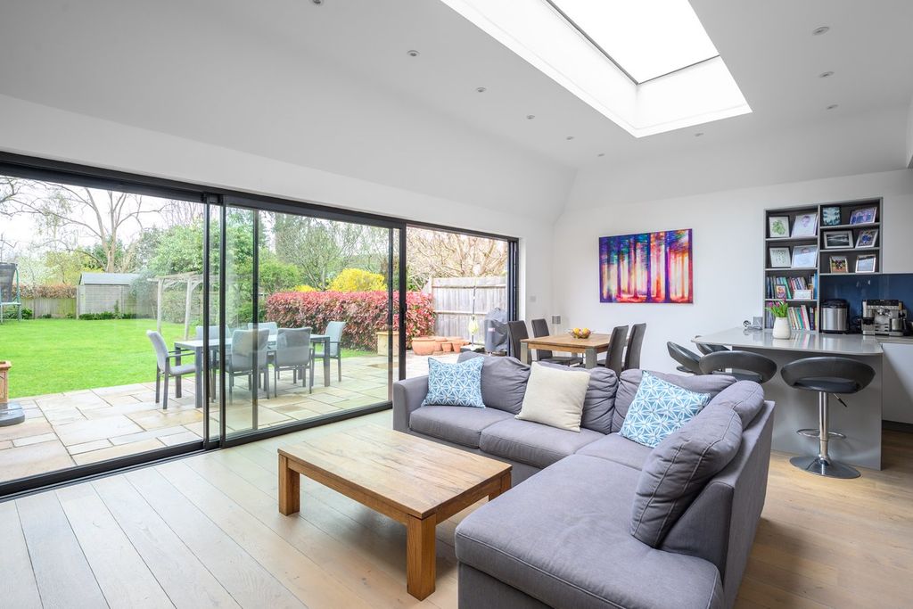 Property photo 2 of 21