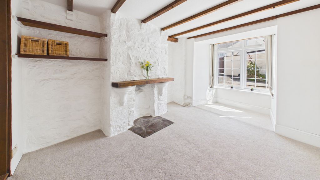 Property photo 2 of 12 Gallery