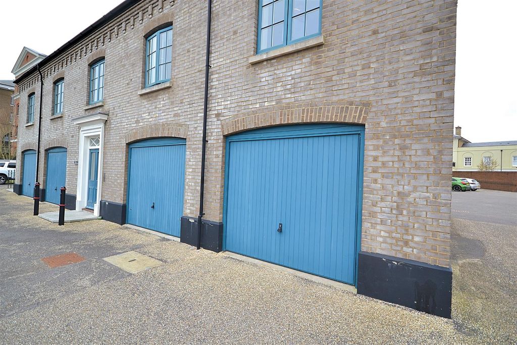 Property photo 3 of 10 44.Png