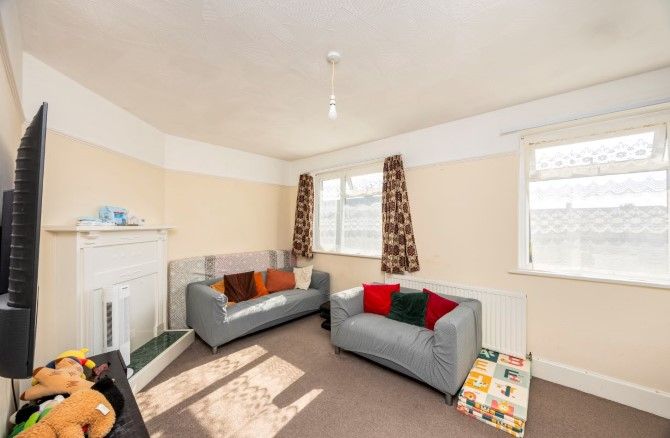 Property photo 2 of 22