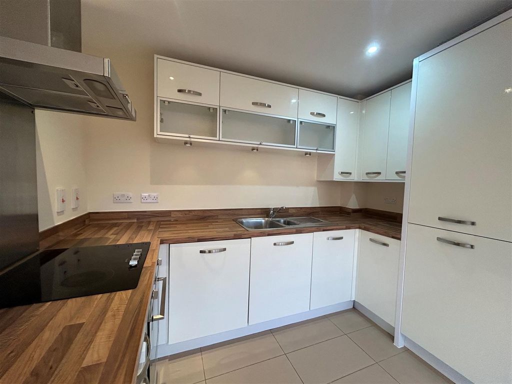 Property photo 3 of 6 Kitchen.Jpg