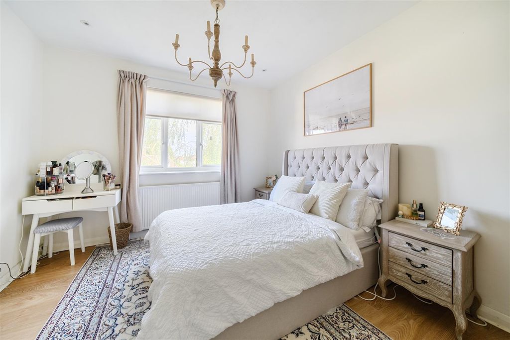 Property photo 3 of 15 1299150-20-6830c48c4A683-Arw.Jpg