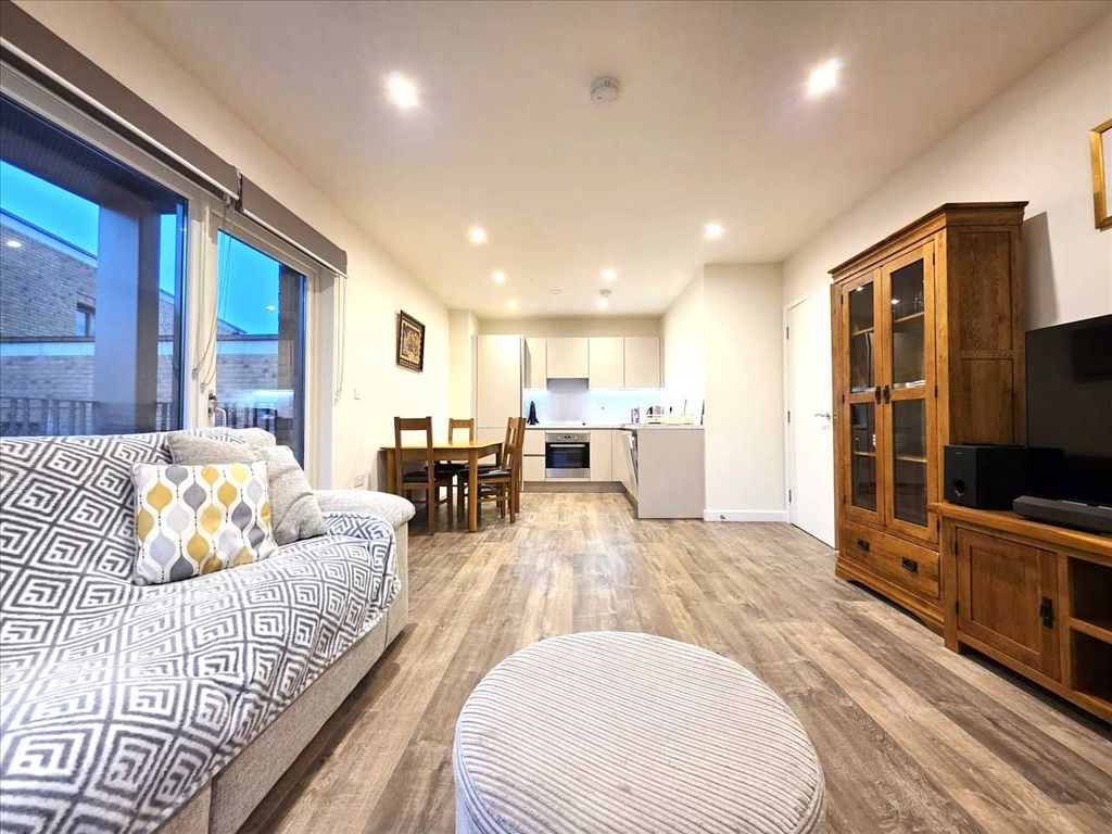 Property photo 2 of 10