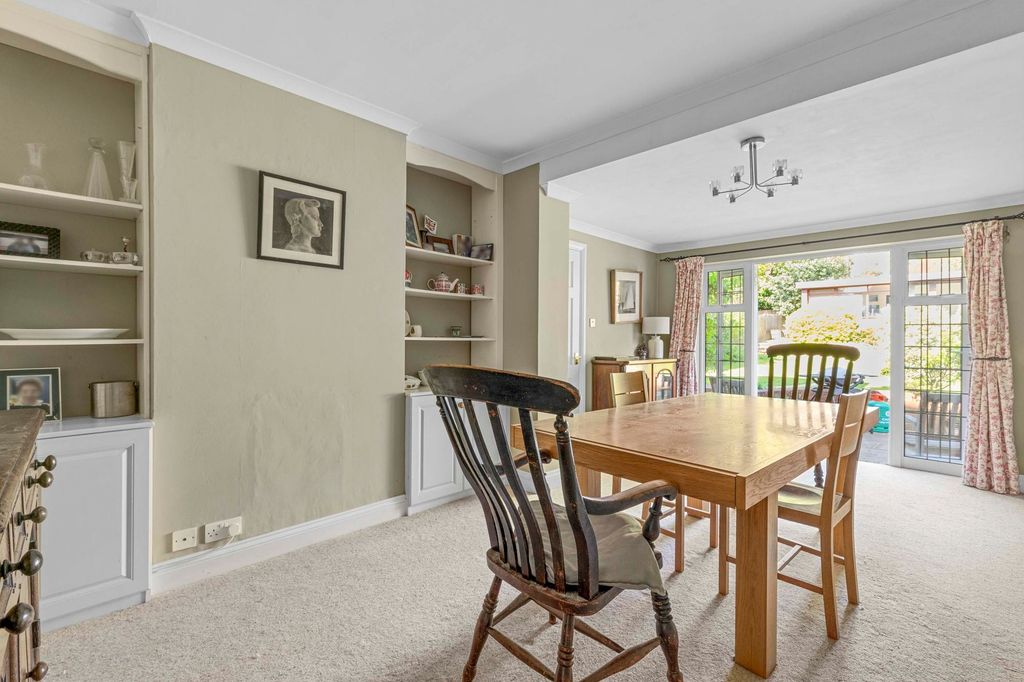 Additional image 10 of 4 bed detached house for saleAmersham Hill Drive, High Wycombe HP13