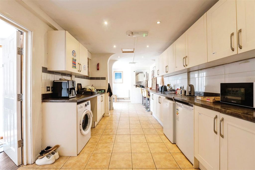Property photo 2 of 14 Picture No. 04