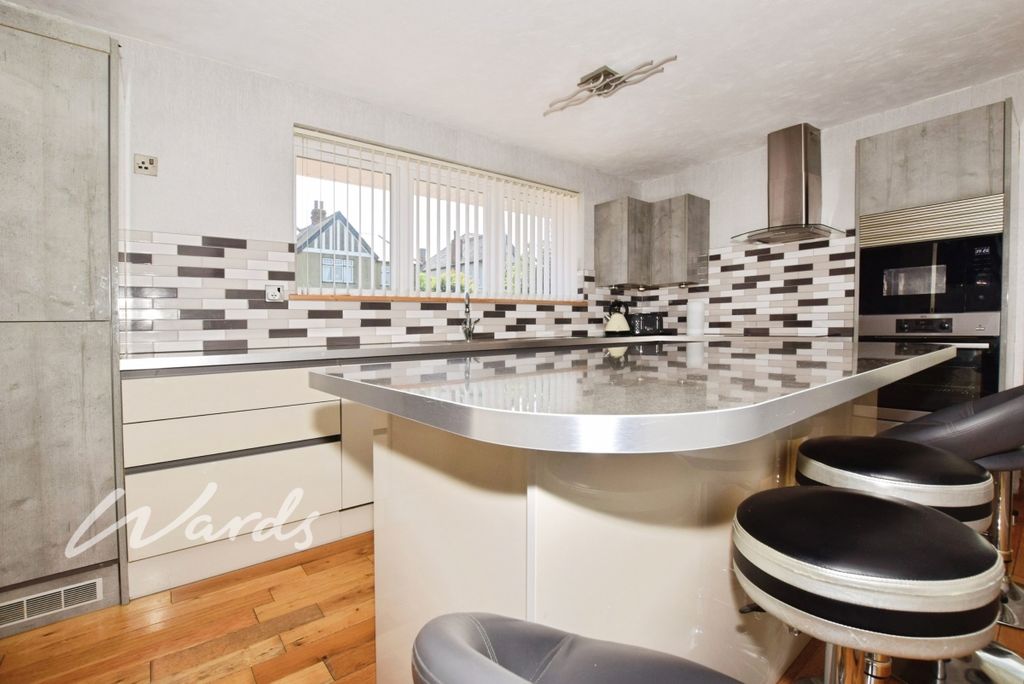 Property photo 2 of 25 Kitchen