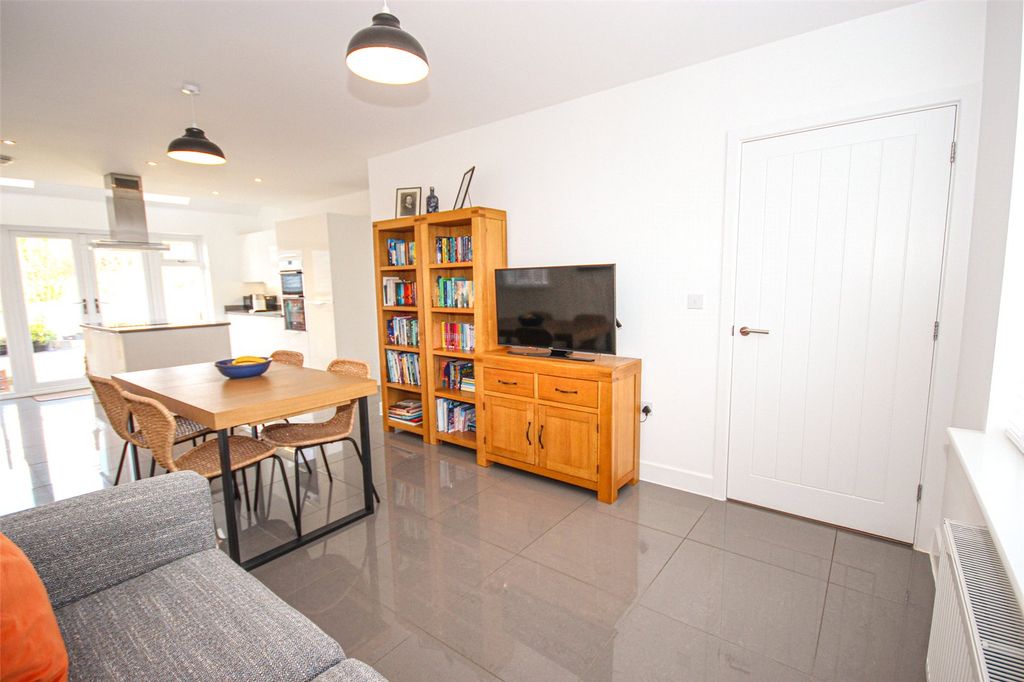 Property photo 2 of 21 Picture No. 03