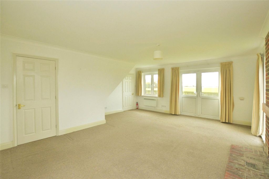 Property photo 3 of 20 Picture No. 27