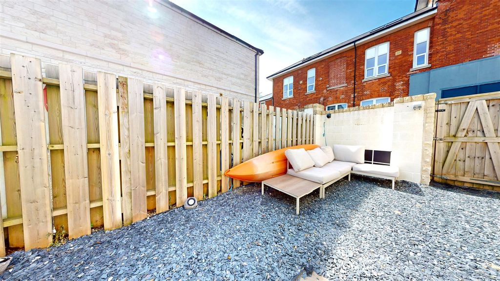 Property photo 3 of 10 Lib 8.Jpg