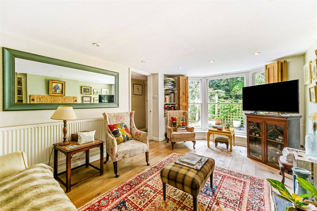 Property photo 2 of 14 Sitting Room