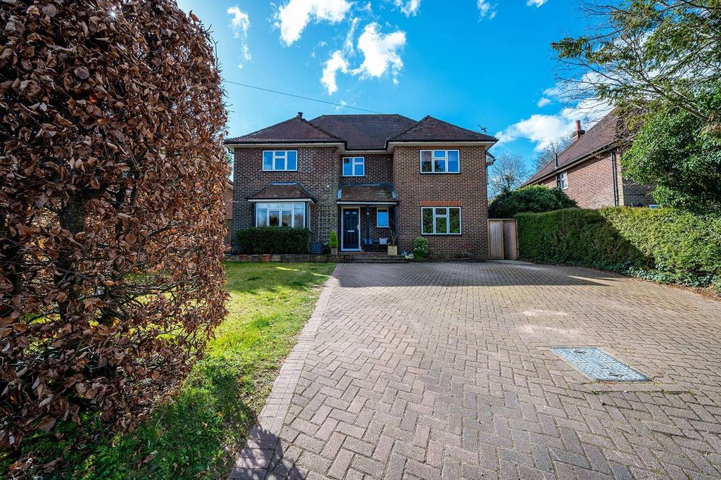 Property photo 2 of 37