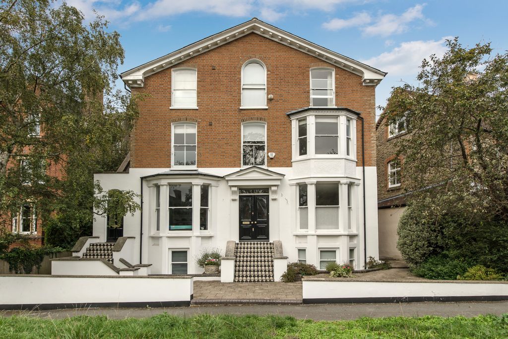 Property photo 1 of 9 2, 46 Crooked Billet