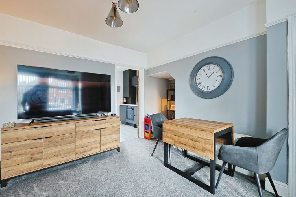 Property photo 3 of 11 4556135