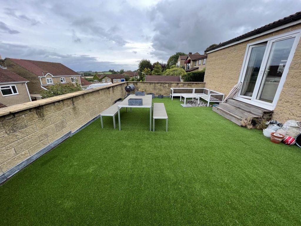 Property photo 1 of 8 Rooftop Garden (2)