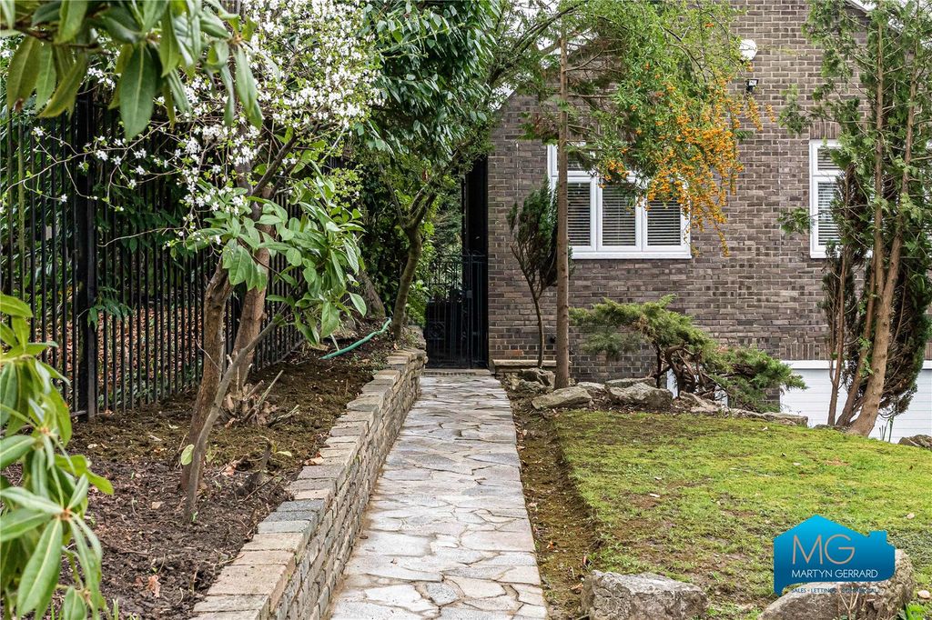 Property photo 3 of 30 Picture No. 48