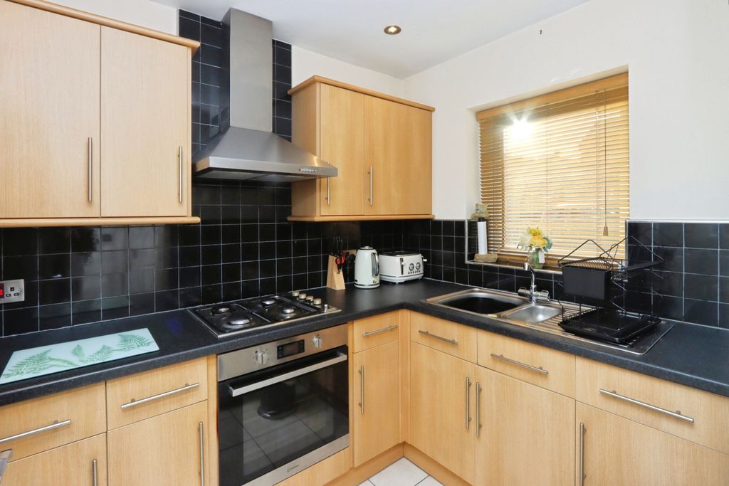 Property photo 3 of 17 Photo