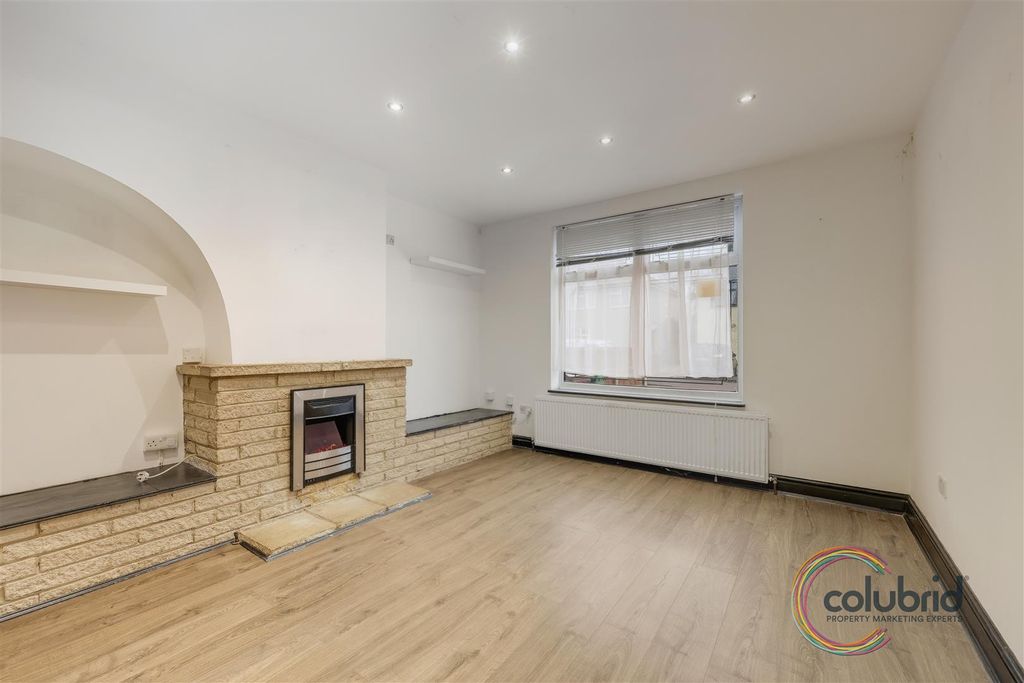 Property photo 3 of 13 0G1A8242-0G1A8246.Jpg