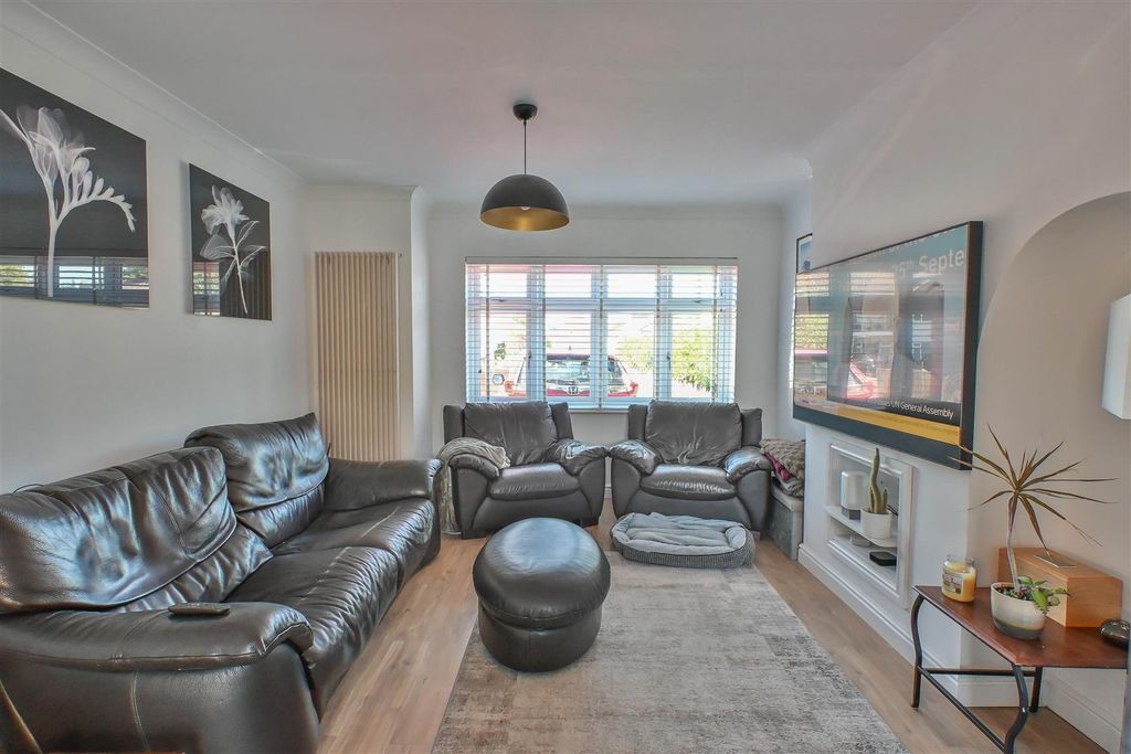 Property photo 2 of 11 Dsc_2788.Png