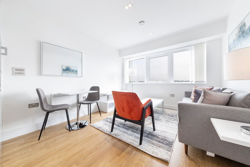 Property photo 3 of 7 Photo 2