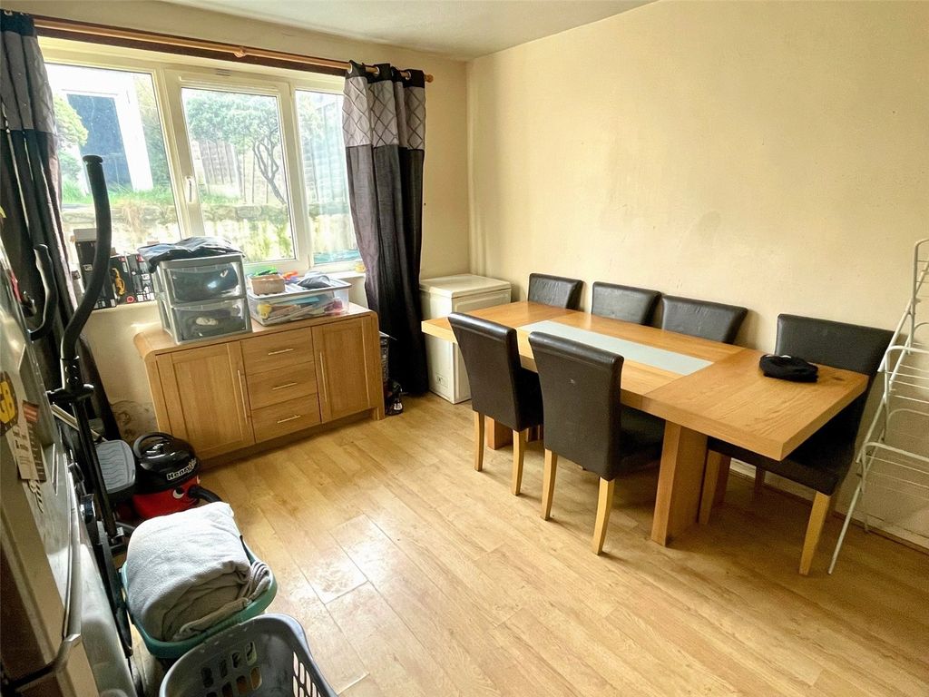 Property photo 3 of 17 Dining Room