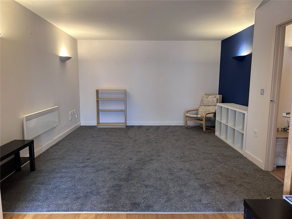 Property photo 3 of 11 Picture No. 13