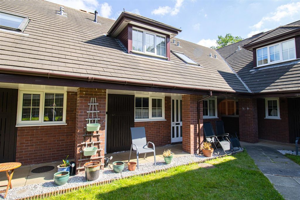 Property photo 1 of 7 Front