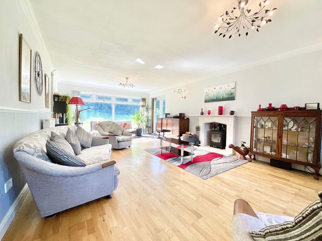 Property photo 2 of 35