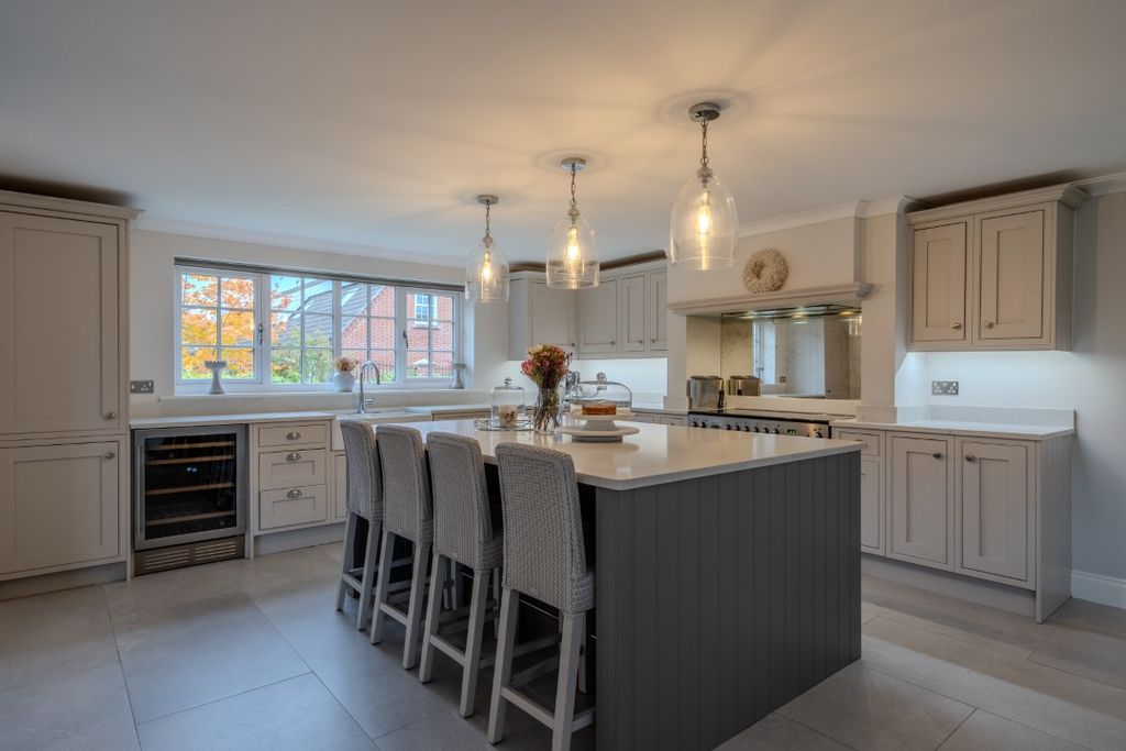 Property photo 3 of 29