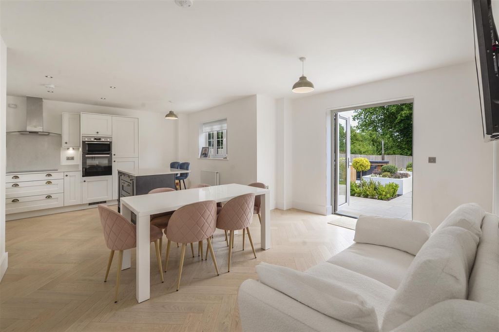 Property photo 3 of 23 20Cheeseman07.Jpg