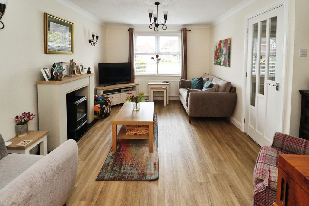 Property photo 3 of 23