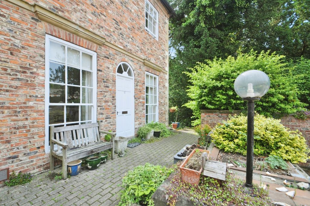 Property photo 3 of 17 Photo