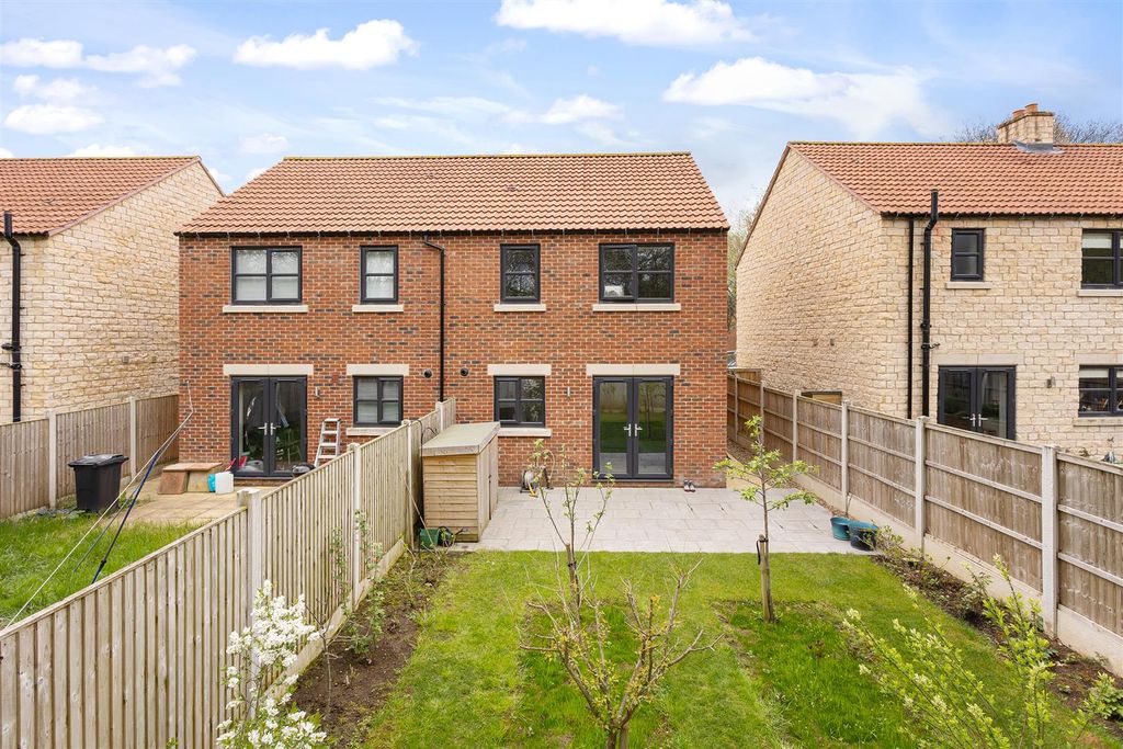 Property photo 3 of 9 7 Riccal Drive-10.Jpg