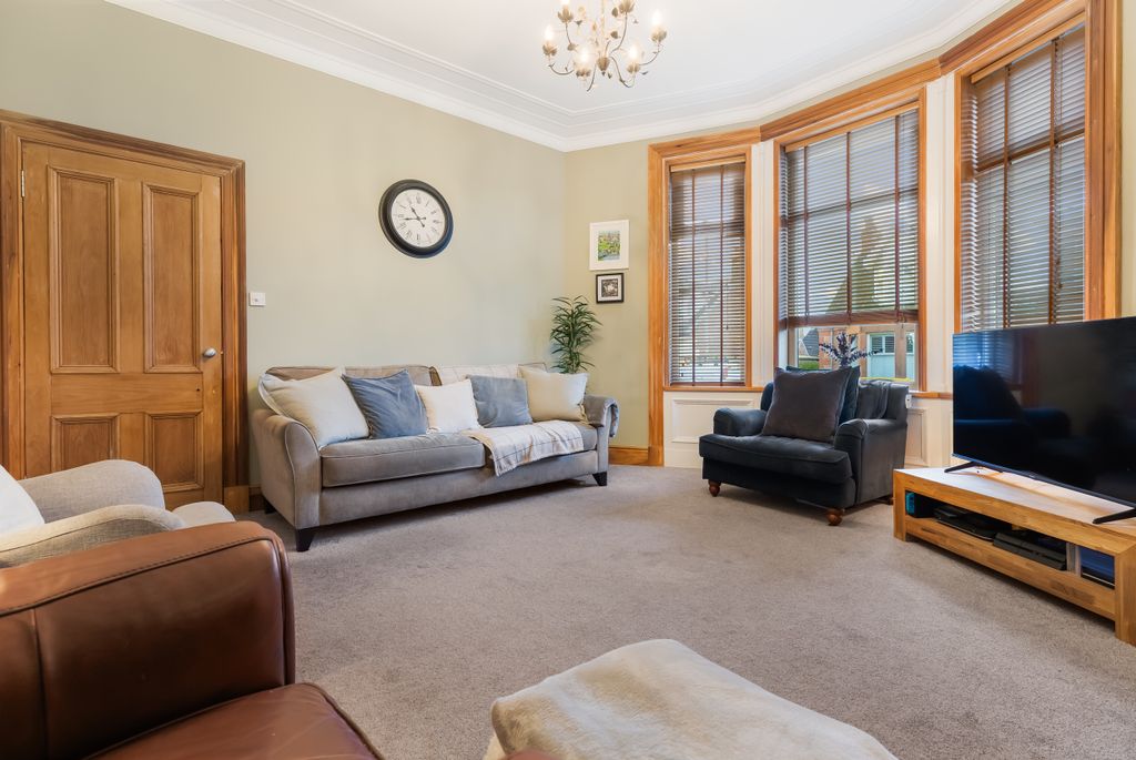 Property photo 3 of 16 Living Room