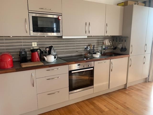 Property photo 3 of 9 Kitchen