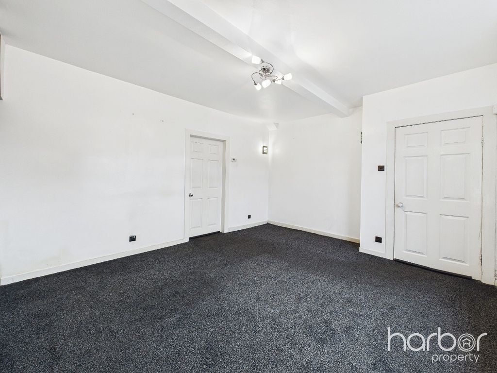 Property photo 3 of 15 4219356