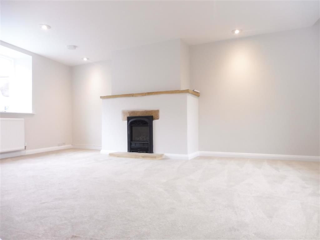 Property photo 3 of 10 Living Room