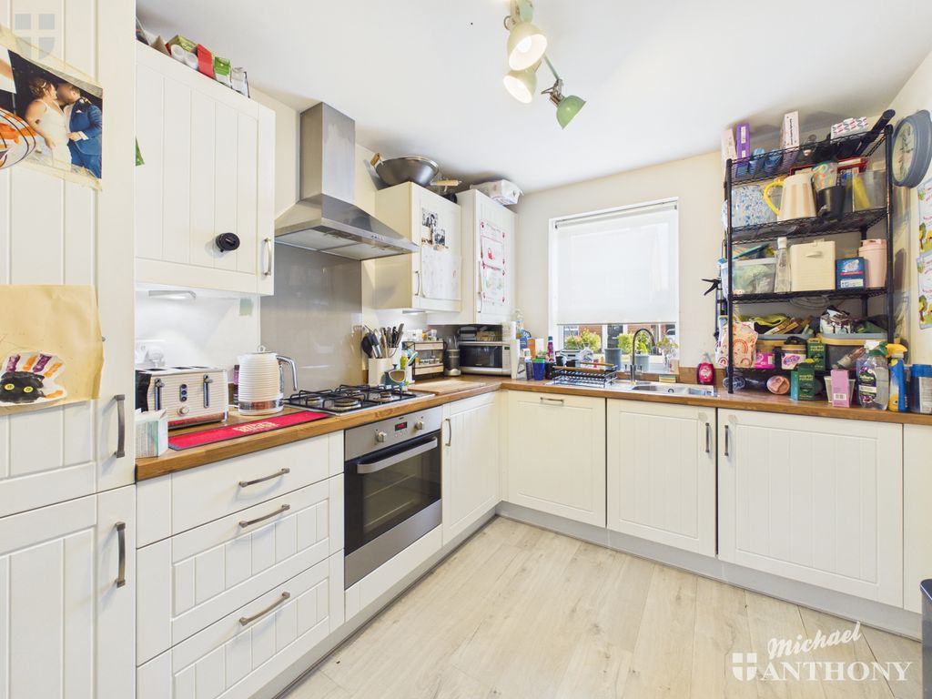 Property photo 2 of 15 Cam03852G0-Pr0578-Still003