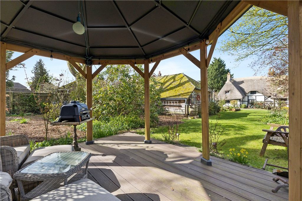 Property photo 2 of 27 Garden