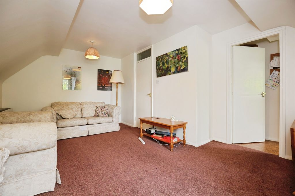 Property photo 3 of 14