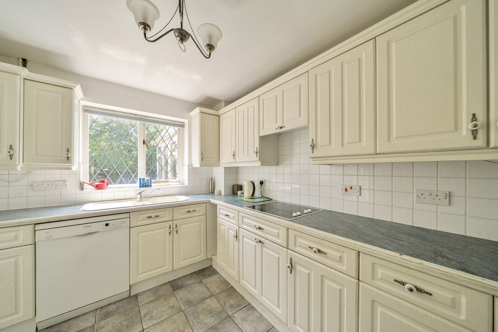 Property photo 3 of 16 Kitchen