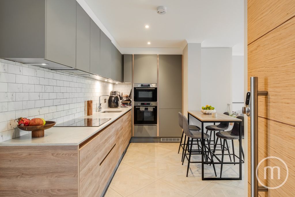 Property photo 2 of 13 5076794