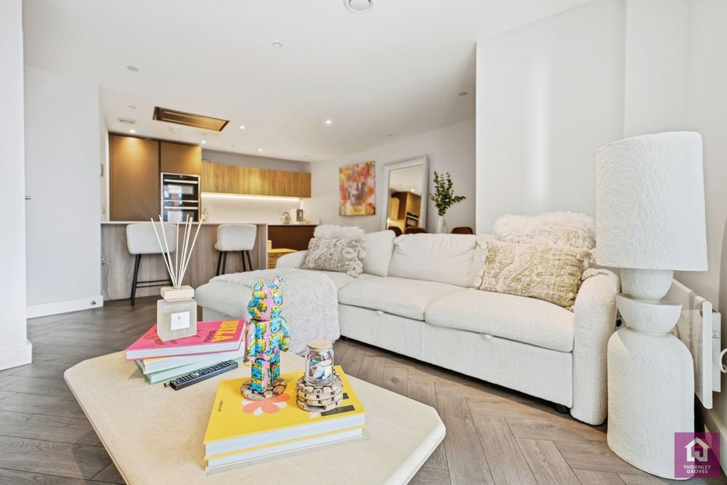 Property photo 2 of 29 Pbox-Img.Jpg
