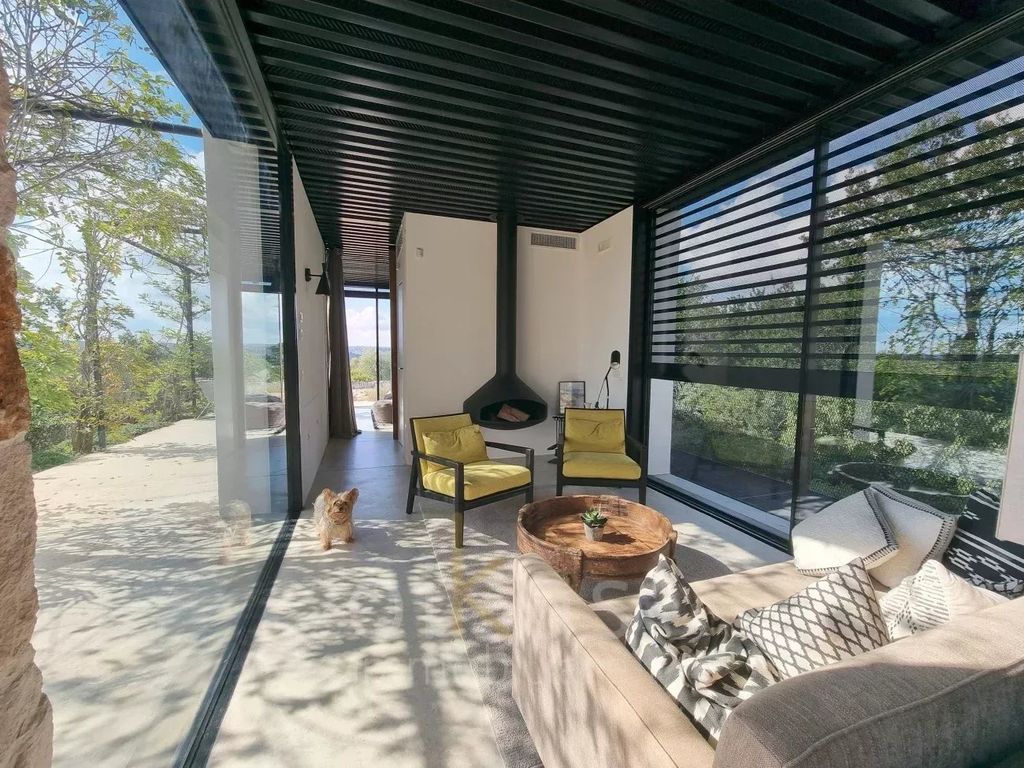 Property photo 3 of 39