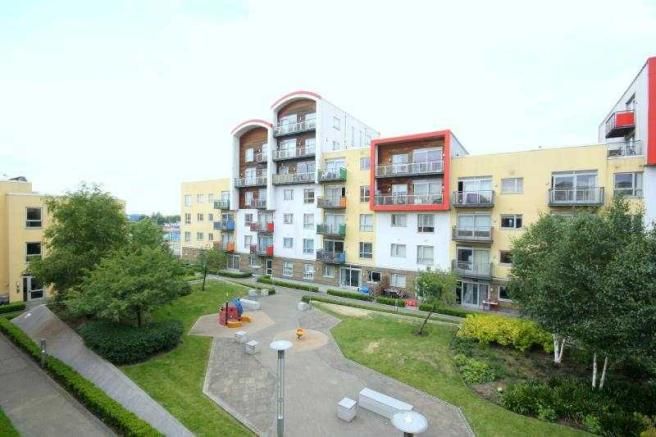 Property photo 3 of 9 Communal Gardens.Jpg