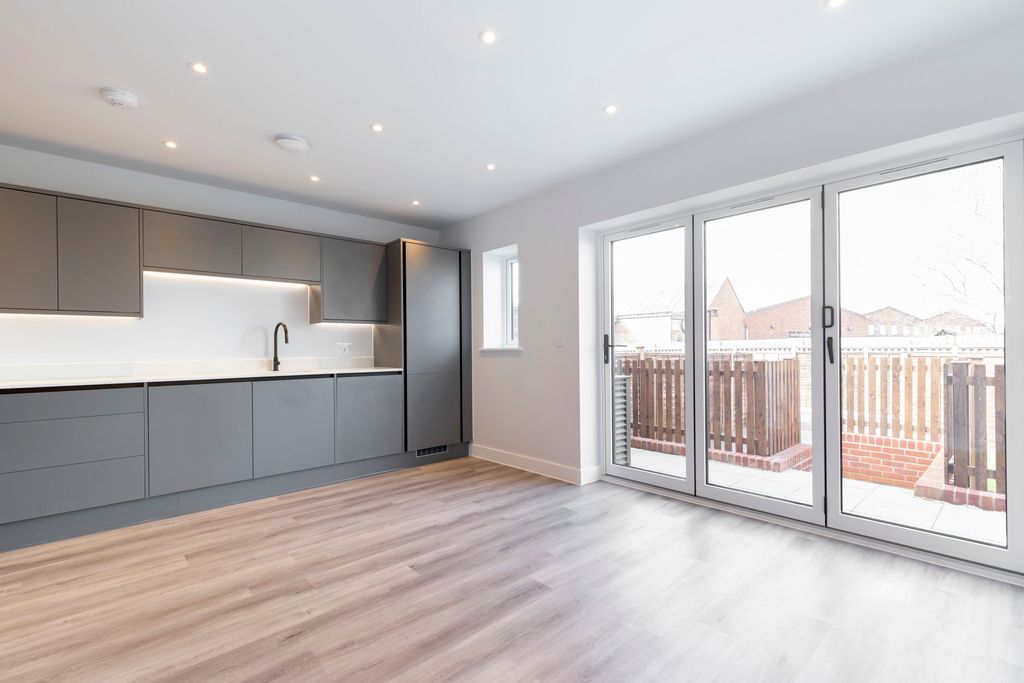 Property photo 3 of 13 Plot 8, Haywards Rd-07