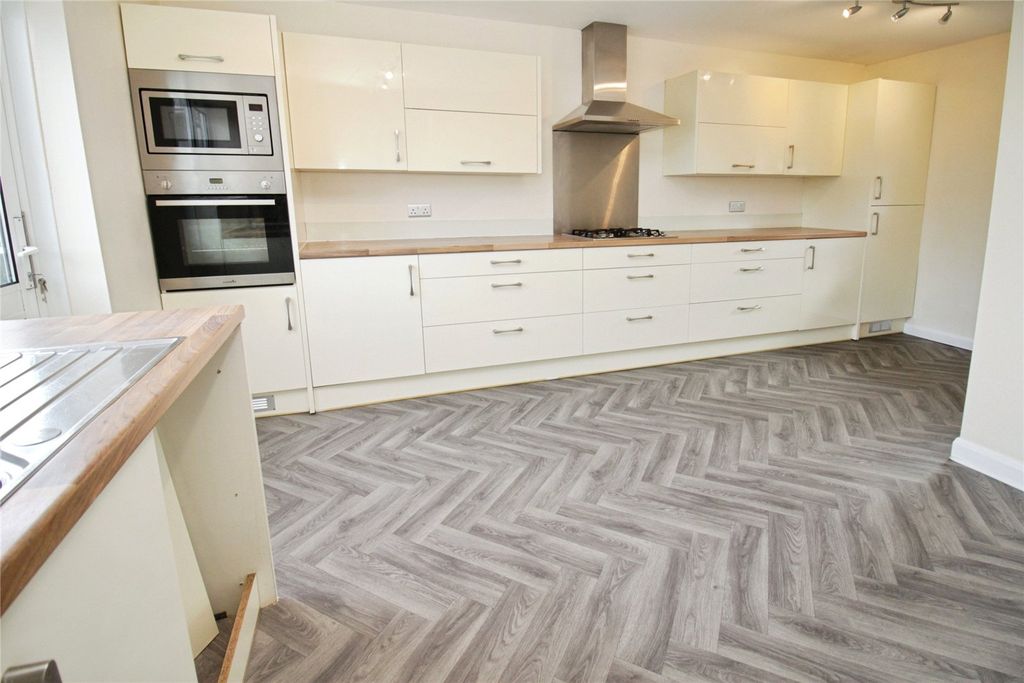 Property photo 2 of 14 Picture No. 05