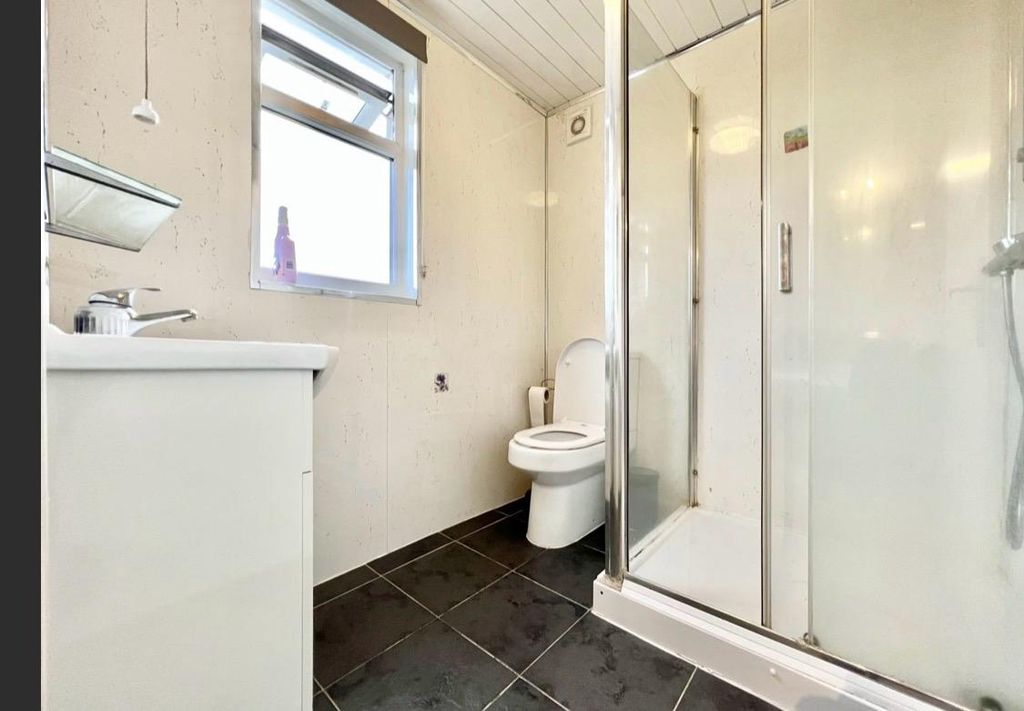 Property photo 2 of 5 Gallery