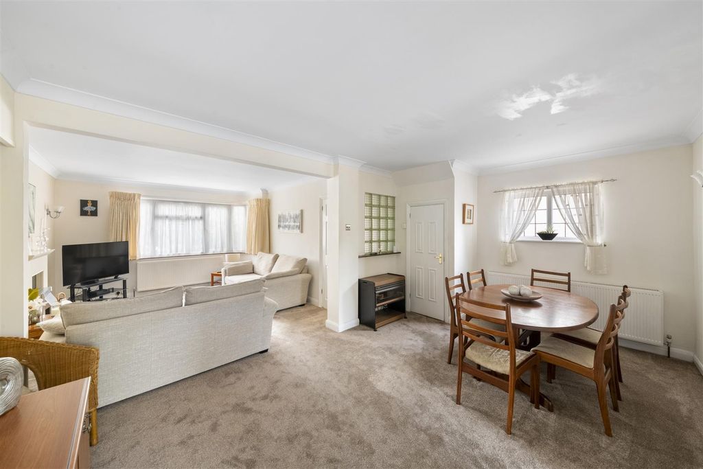 Property photo 3 of 16 3