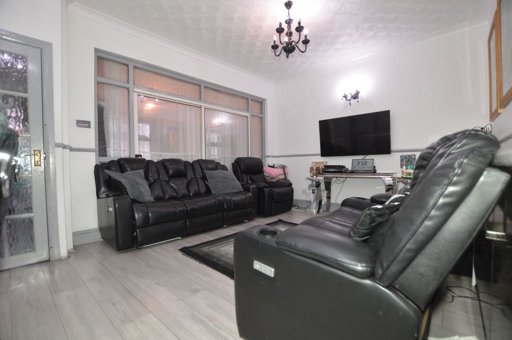 Property photo 3 of 13 Dsc_0832