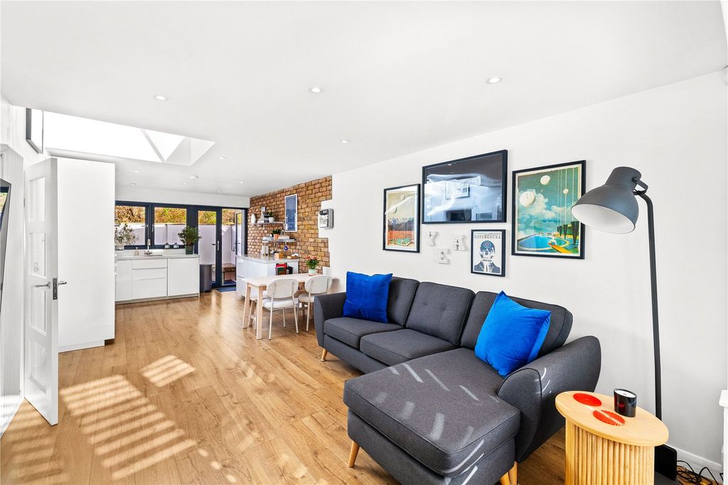 Property photo 3 of 19 Picture No. 10